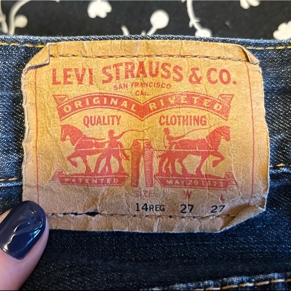 Levi’s Mid-Rise Straight Leg Jean - Picture 5 of 11